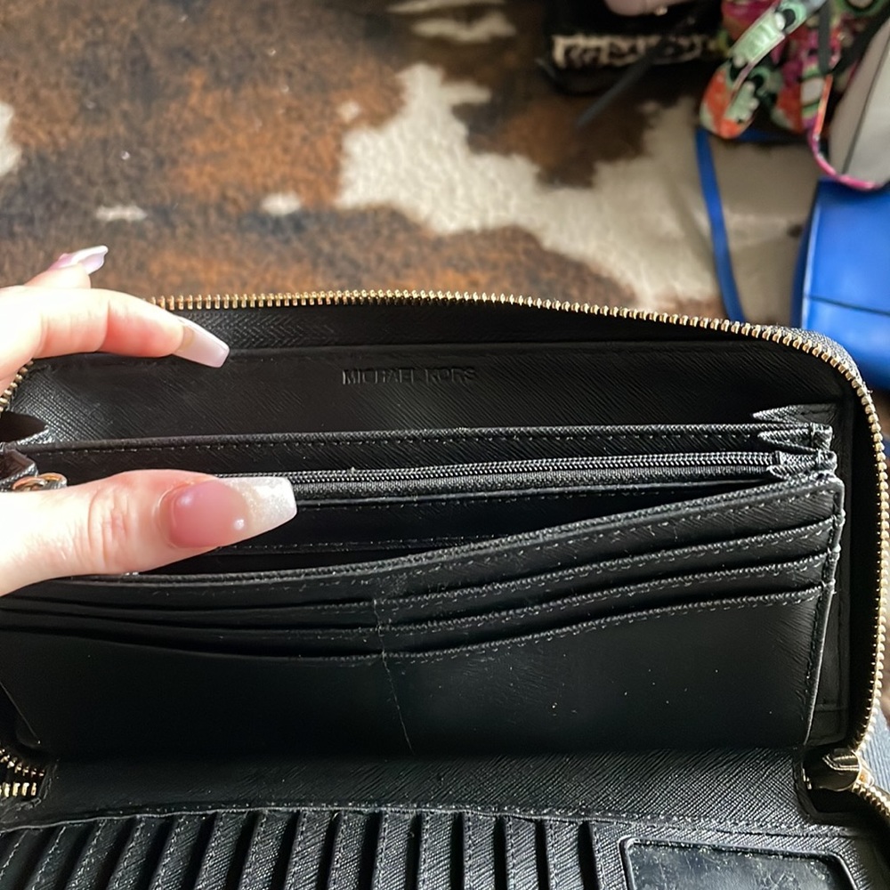 MK Wallet - Picture 3 of 3